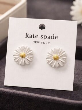 kate spade White and Gold Daisy Stud Earrings